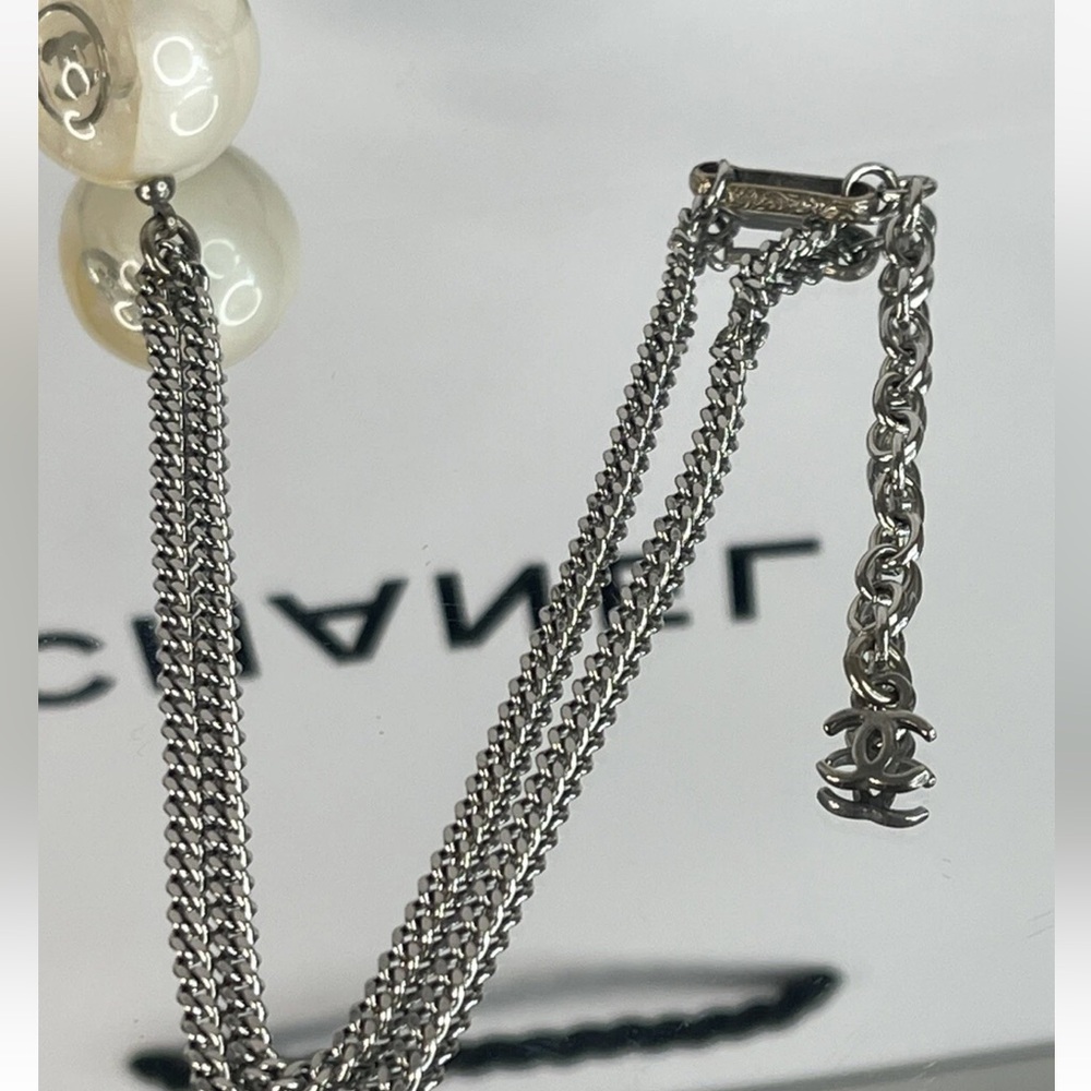 CHANEL Two-Tone Pendant Necklace - Picture 3 of 9